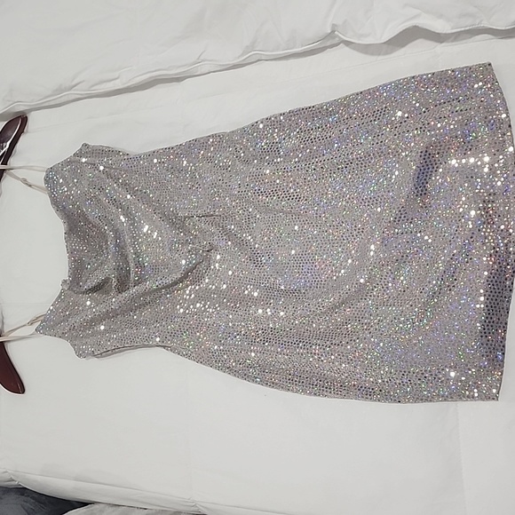 Beautiful sequence Cocktail dress - Picture 3 of 6